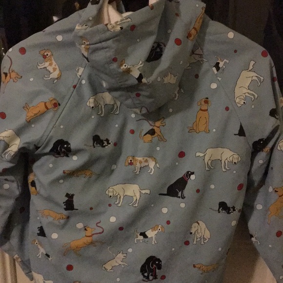 Rain coat with dogs playing. - Picture 5 of 8